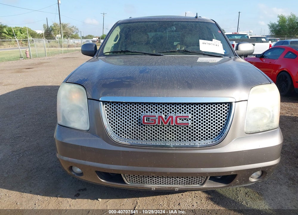 2011 GMC YUKON DENALI VIN: 1GKS1EEF2BR178303