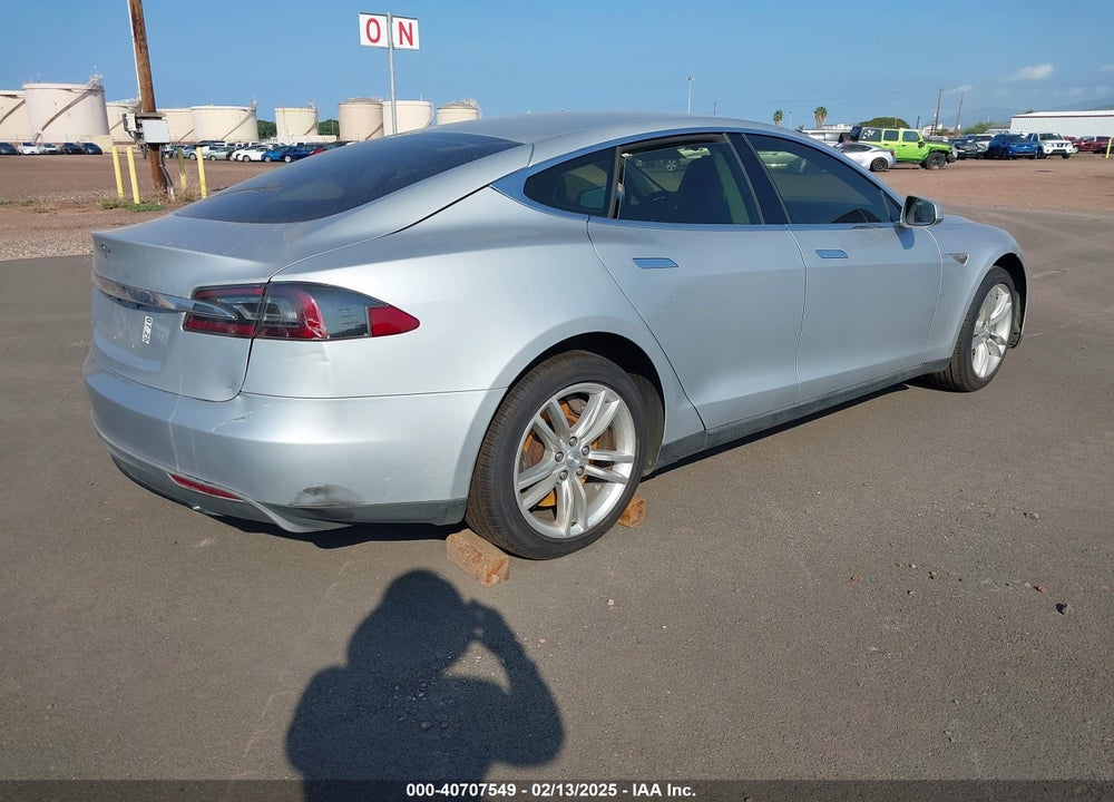 2013 TESLA MODEL S VIN: 5YJSA1AC3DFP10537