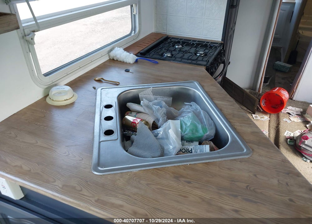 2007 FOREST RIVER TRAVEL TRAILER VIN: 4X4TSVF227L010934