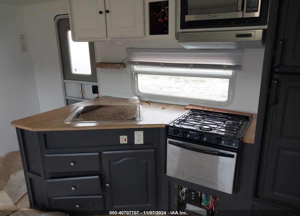 2007 FOREST RIVER TRAVEL TRAILER VIN: 4X4TSVF227L010934