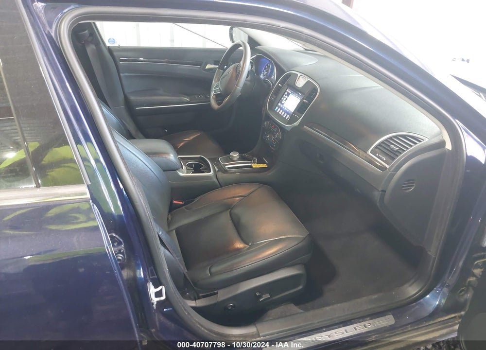 2017 CHRYSLER 300C VIN: 2C3CCAEG4HH579702