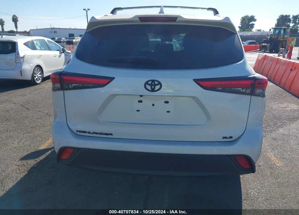 2021 TOYOTA HIGHLANDER XLE VIN: 5TDHZRAH2MS529101