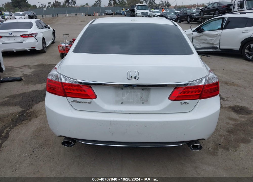 2015 HONDA ACCORD VIN: 1HGCR3F88FA038260