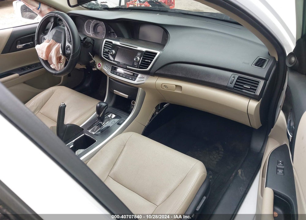 2015 HONDA ACCORD VIN: 1HGCR3F88FA038260