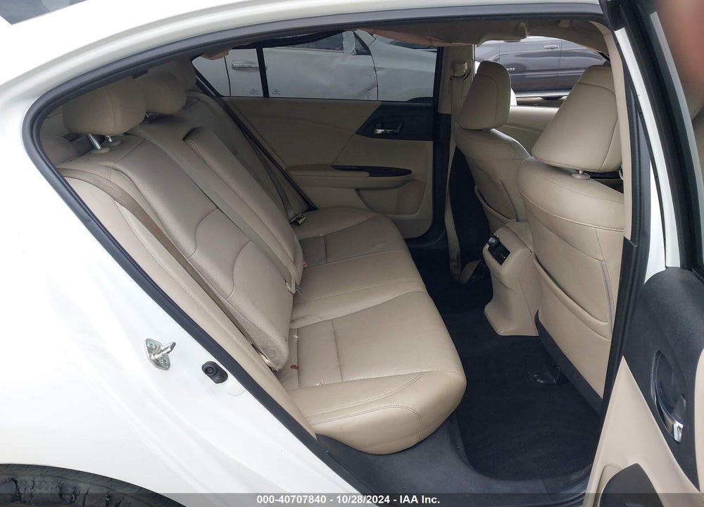 2015 HONDA ACCORD VIN: 1HGCR3F88FA038260