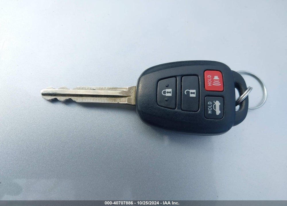 2012 TOYOTA CAMRY SE VIN: 4T1BF1FK7CU197148