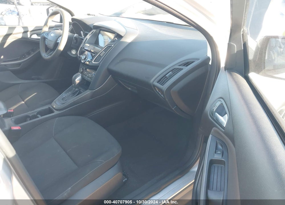 2017 FORD FOCUS SEL VIN: 1FADP3H27HL258309