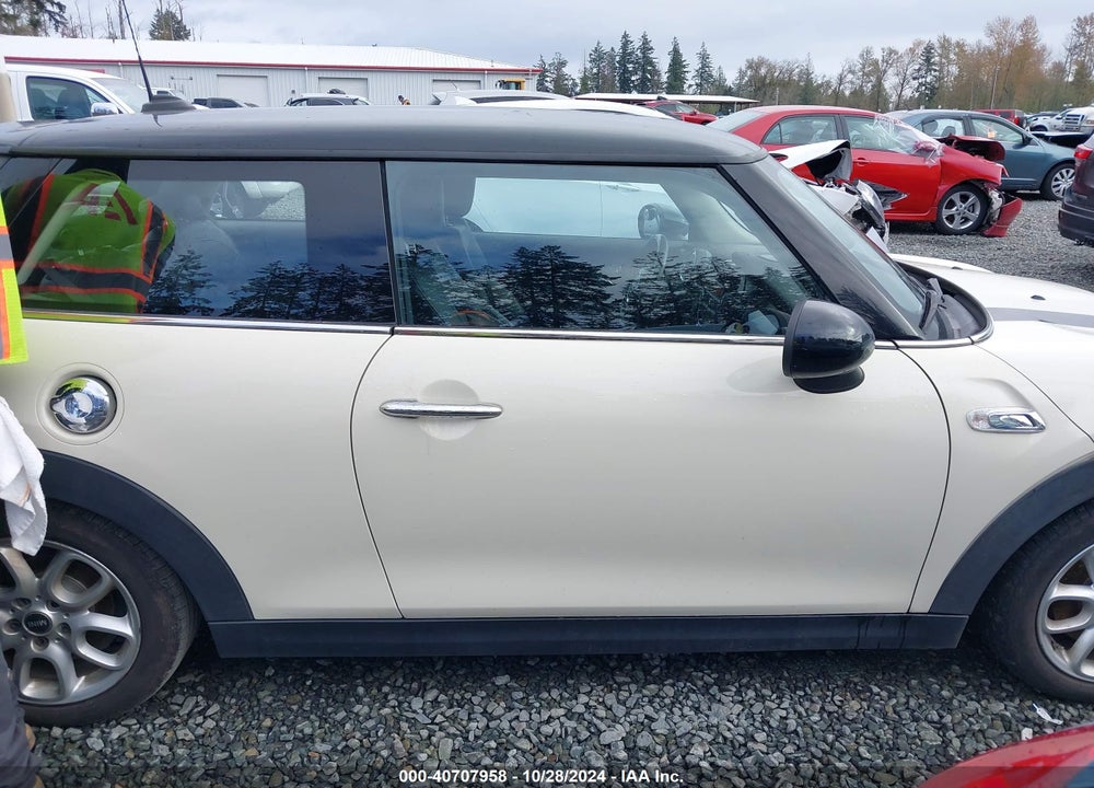 2016 MINI HARDTOP COOPER S VIN: WMWXP7C53G3B33869