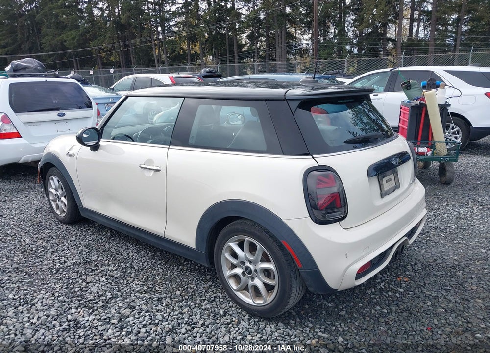 2016 MINI HARDTOP COOPER S VIN: WMWXP7C53G3B33869