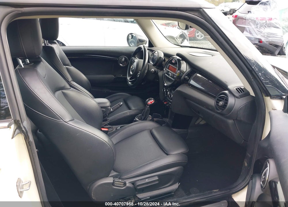 2016 MINI HARDTOP COOPER S VIN: WMWXP7C53G3B33869