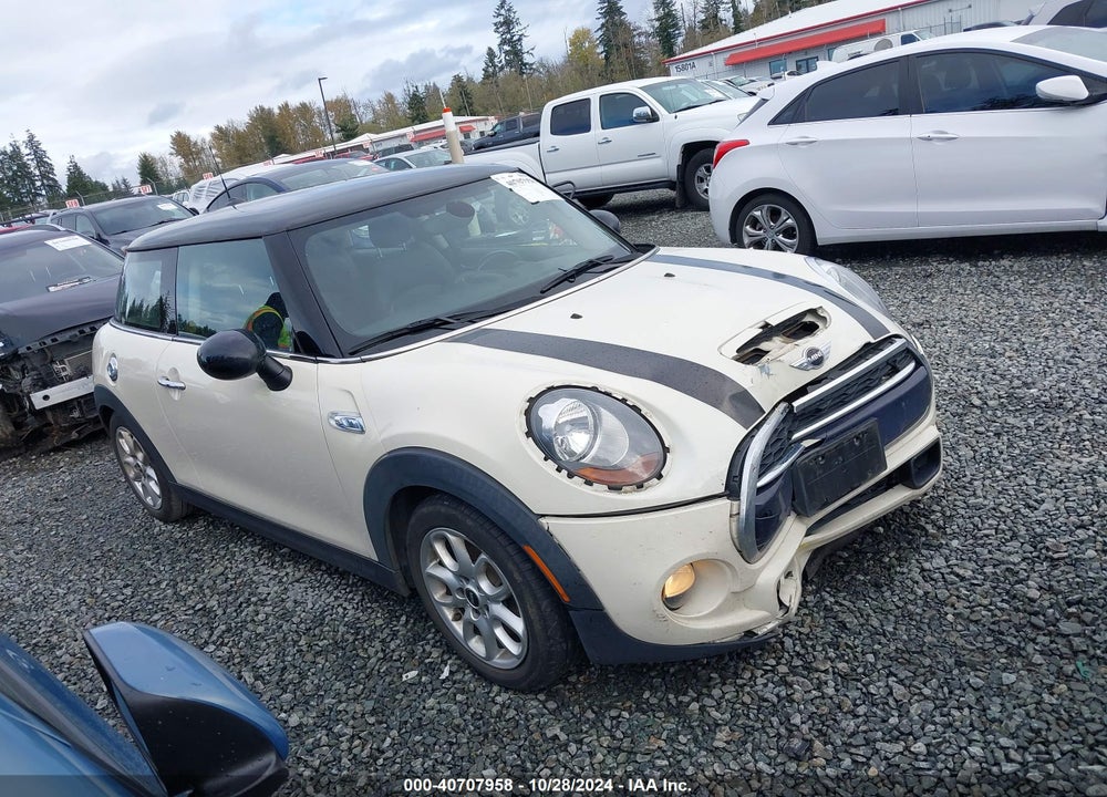 2016 MINI HARDTOP COOPER S VIN: WMWXP7C53G3B33869