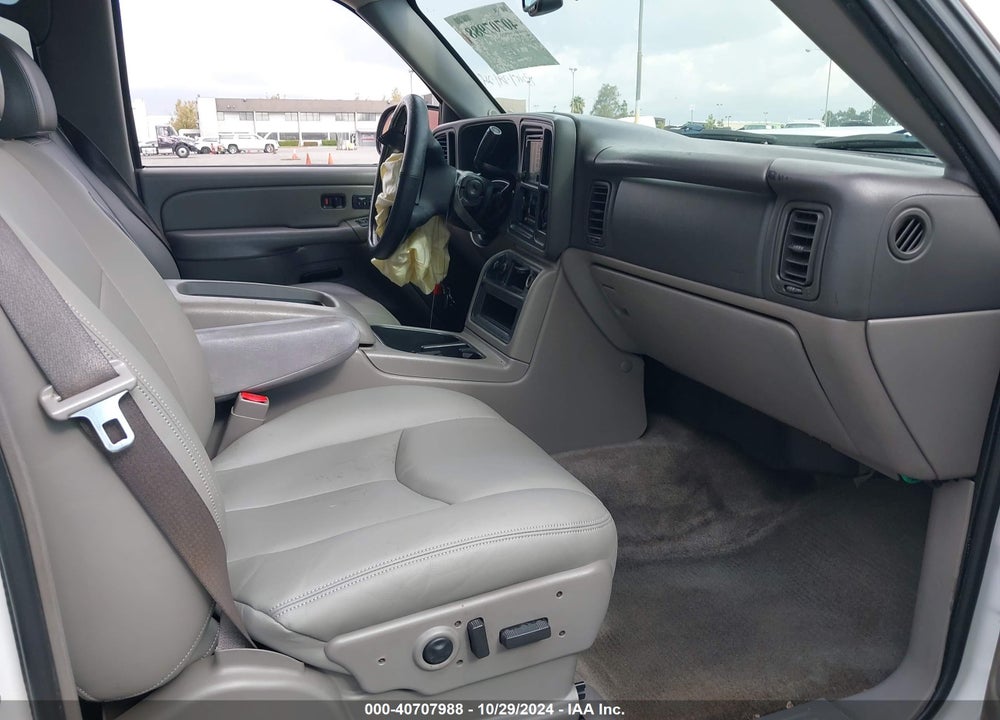 2004 CHEVROLET TAHOE LT VIN: 1GNEC13T94R105704
