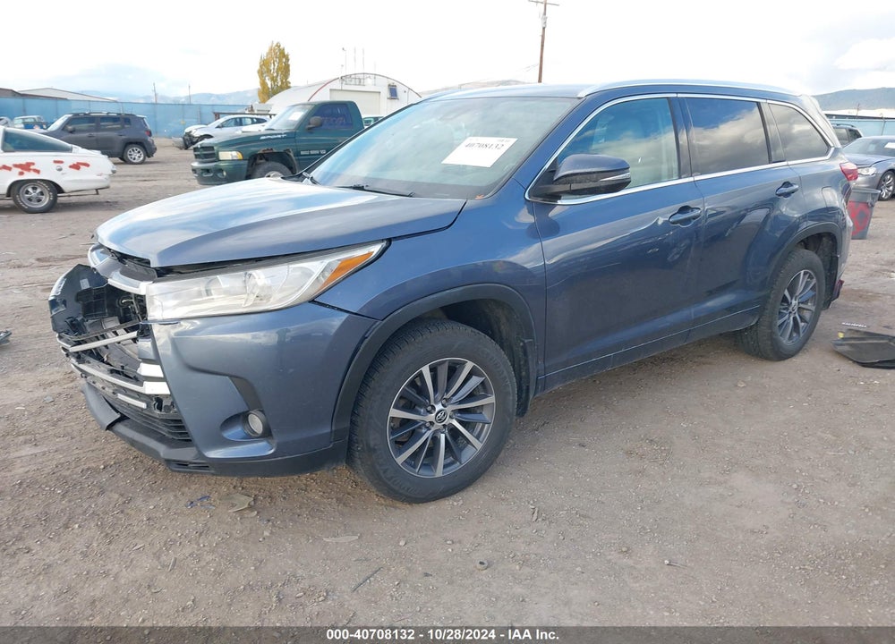 2018 TOYOTA HIGHLANDER XLE VIN: 5TDJZRFH2JS874957