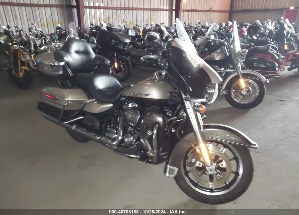 2018 HARLEY-DAVIDSON FLHTK ULTRA LIMITED VIN: 1HD1KED17JB642962