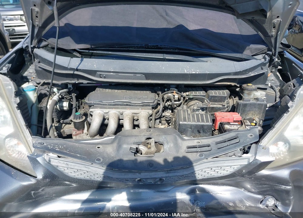 2013 HONDA FIT VIN: JHMGE8G31DC019786