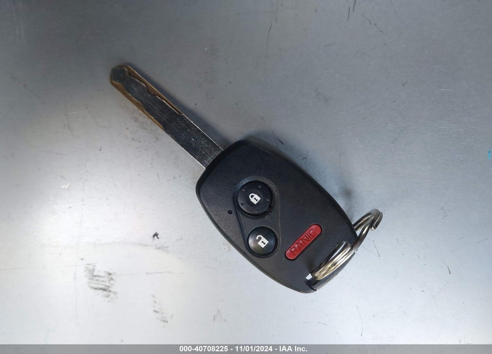 2013 HONDA FIT VIN: JHMGE8G31DC019786