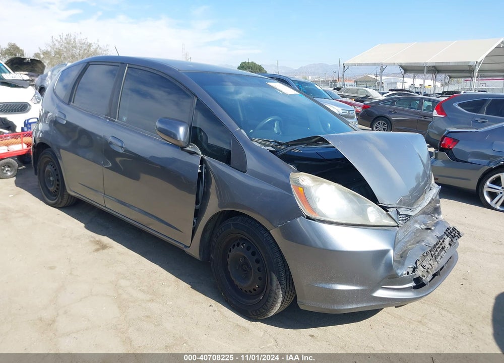 2013 HONDA FIT VIN: JHMGE8G31DC019786