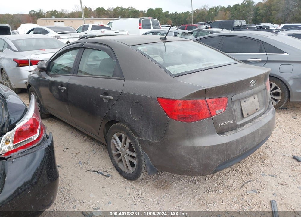 2011 KIA FORTE EX VIN: KNAFU4A26B5318343