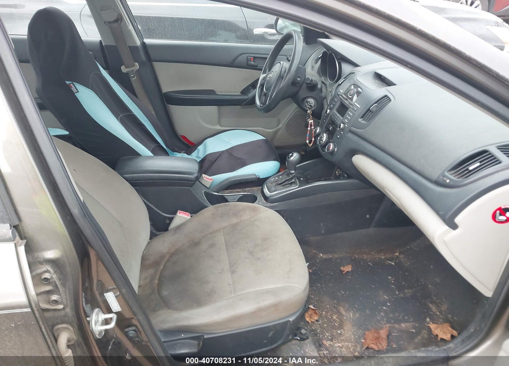2011 KIA FORTE EX VIN: KNAFU4A26B5318343
