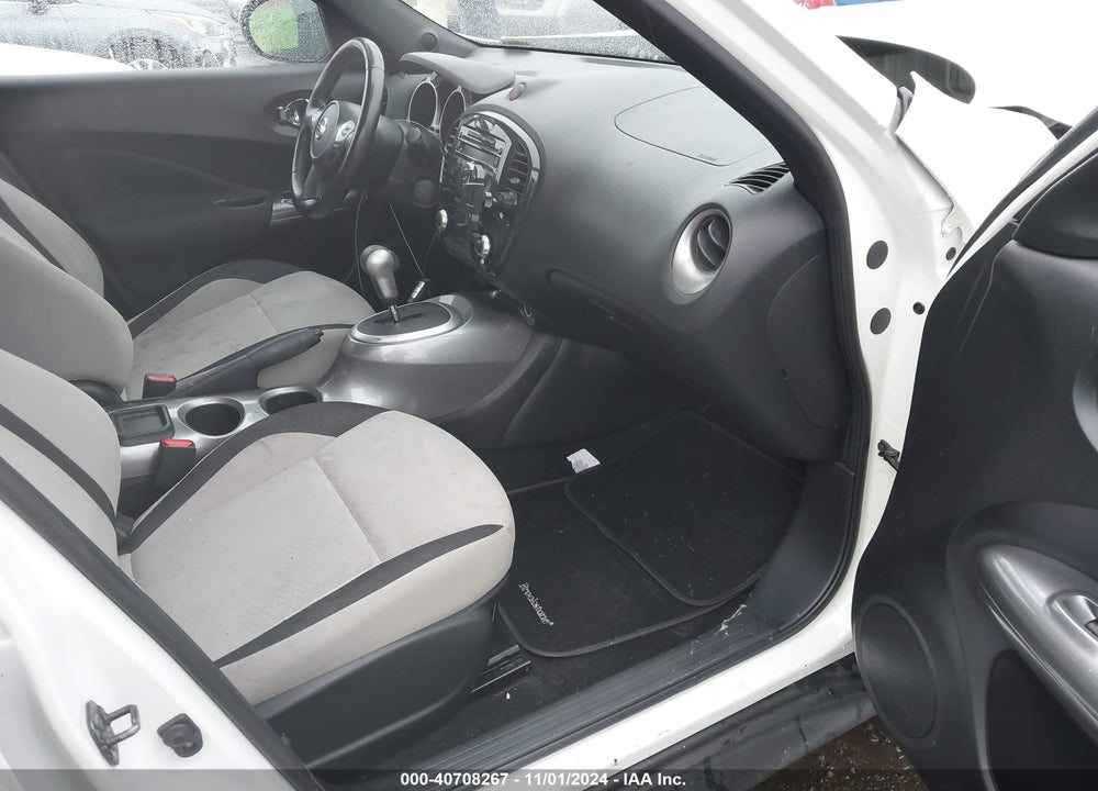 2011 NISSAN JUKE SV VIN: JN8AF5MV8BT026549