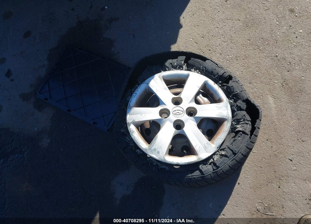2009 HYUNDAI ACCENT GLS VIN: KMHCN46C89U325780