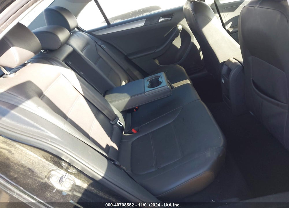 2015 VOLKSWAGEN JETTA 1.8T SE VIN: 3VWD07AJ3FM307442