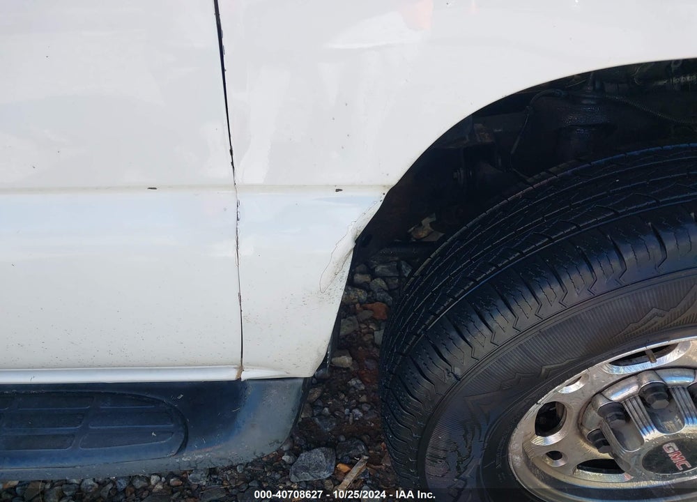 2001 GMC YUKON XL 2500 SLE VIN: 3GKGC26UX1G208951