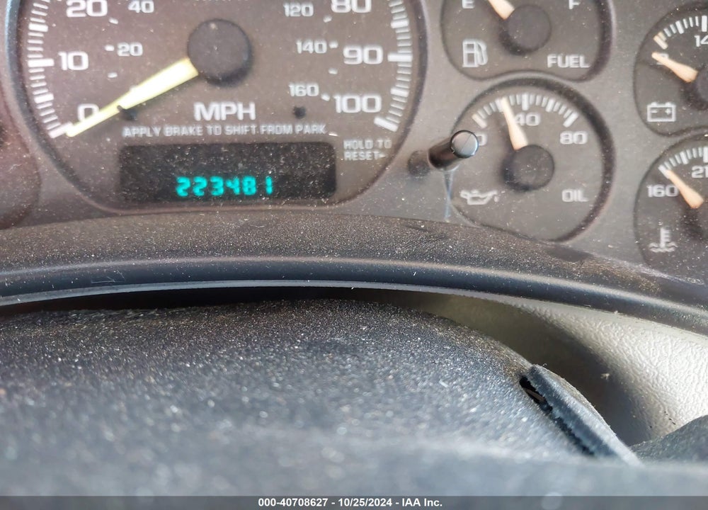 2001 GMC YUKON XL 2500 SLE VIN: 3GKGC26UX1G208951