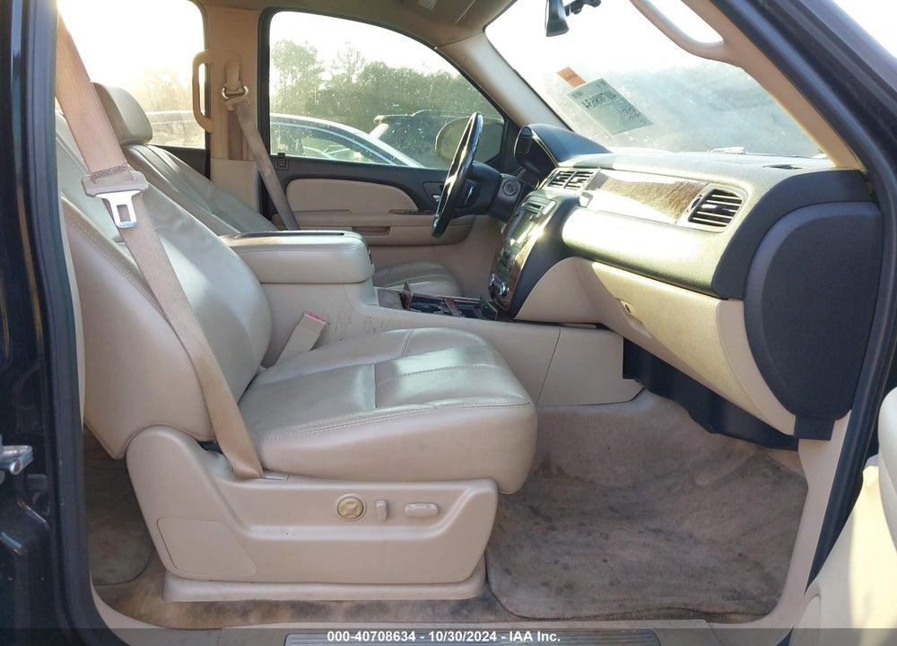 2008 CHEVROLET TAHOE LTZ VIN: 1GNFC13038R101289