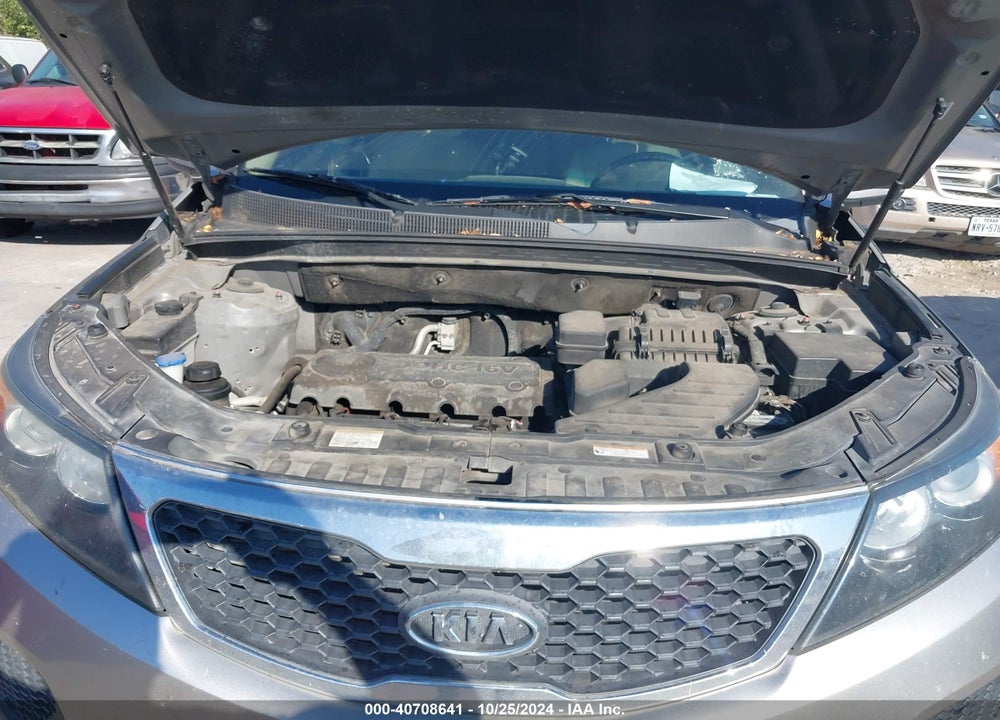 2012 KIA SORENTO LX VIN: 5XYKT4A14CG286402