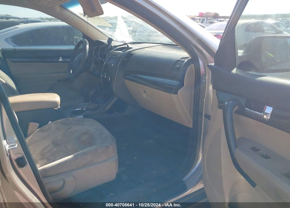 2012 KIA SORENTO LX VIN: 5XYKT4A14CG286402