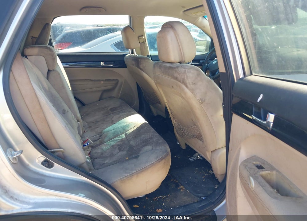 2012 KIA SORENTO LX VIN: 5XYKT4A14CG286402