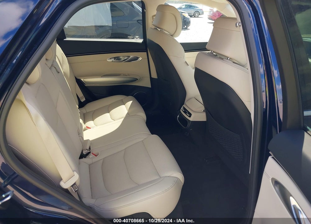 2025 GENESIS GV70 2.5T AWD VIN: 5NMMADTB8SH025444