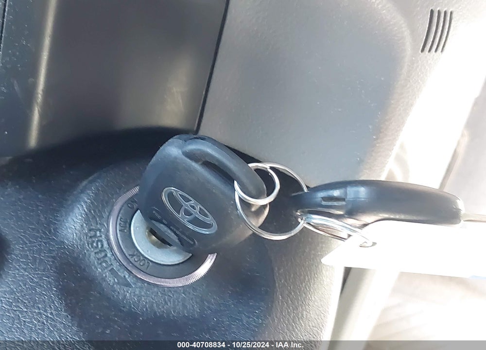 2016 TOYOTA CAMRY LE VIN: 4T1BF1FK5GU139013