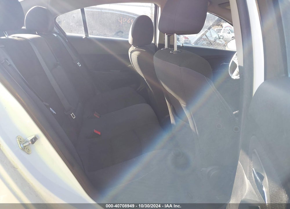 2014 CHEVROLET CRUZE 1LT AUTO VIN: 1G1PC5SB9E7173377