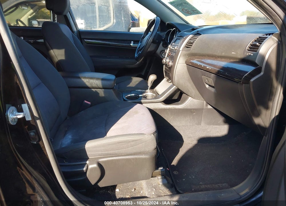 2012 KIA SORENTO LX VIN: 5XYKT3A19CG223788