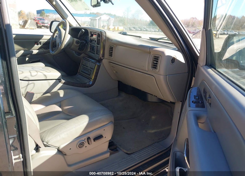 2005 GMC YUKON DENALI VIN: 1GKEK63U65J185680