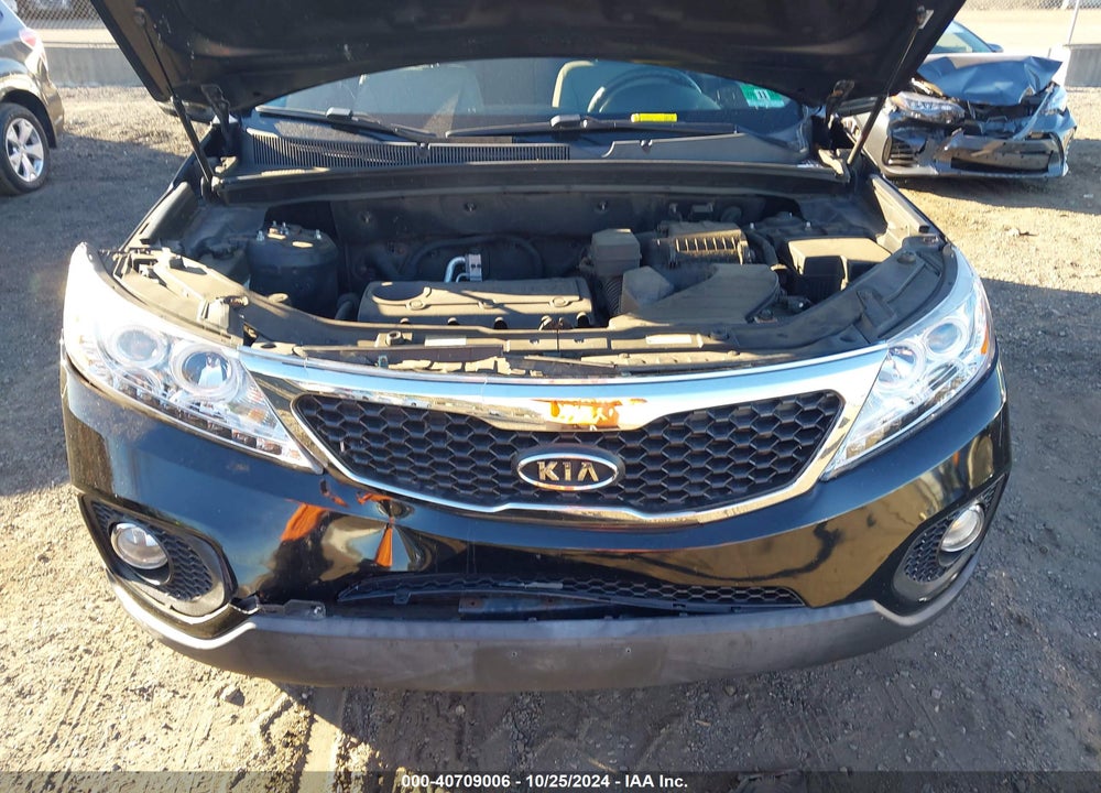 2011 KIA SORENTO LX VIN: 5XYKT3A1XBG146282