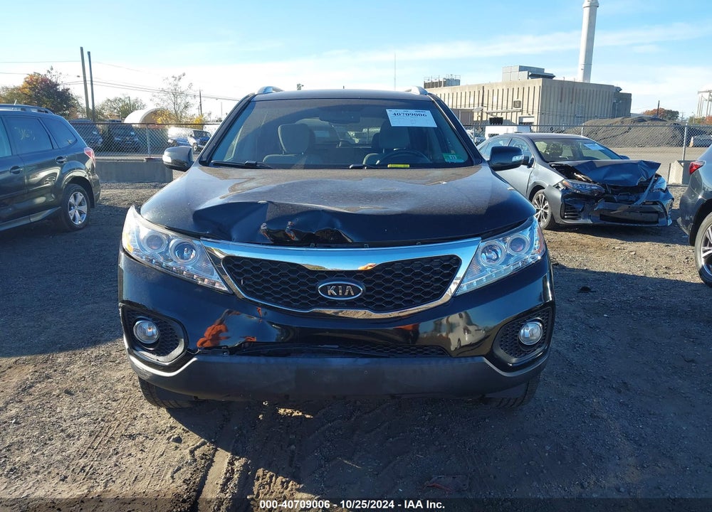 2011 KIA SORENTO LX VIN: 5XYKT3A1XBG146282