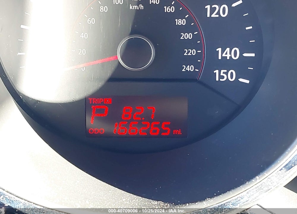 2011 KIA SORENTO LX VIN: 5XYKT3A1XBG146282