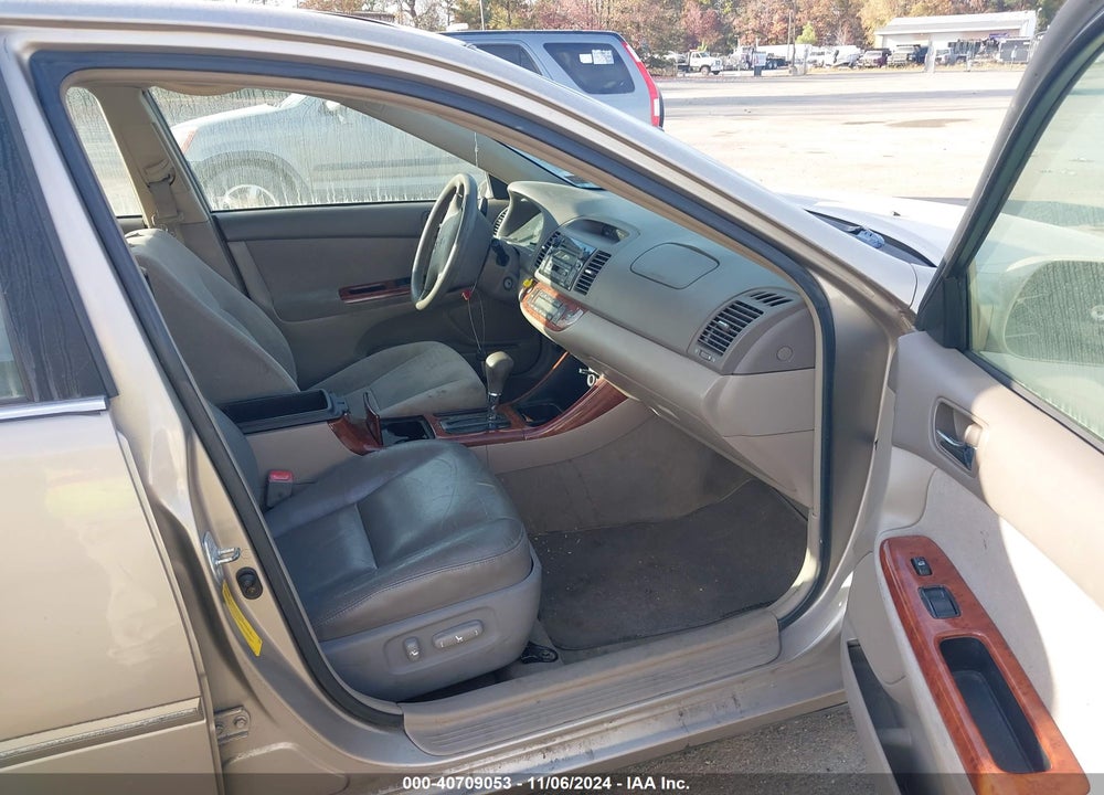 2004 TOYOTA CAMRY XLE VIN: 4T1BE30K04U841159