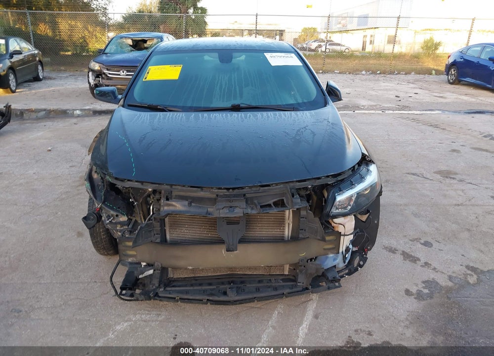 2018 CHEVROLET MALIBU VIN: IG1ZD5ST1JF159360