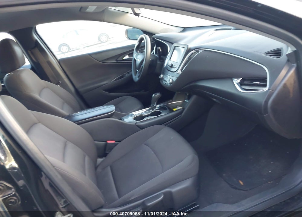 2018 CHEVROLET MALIBU VIN: IG1ZD5ST1JF159360