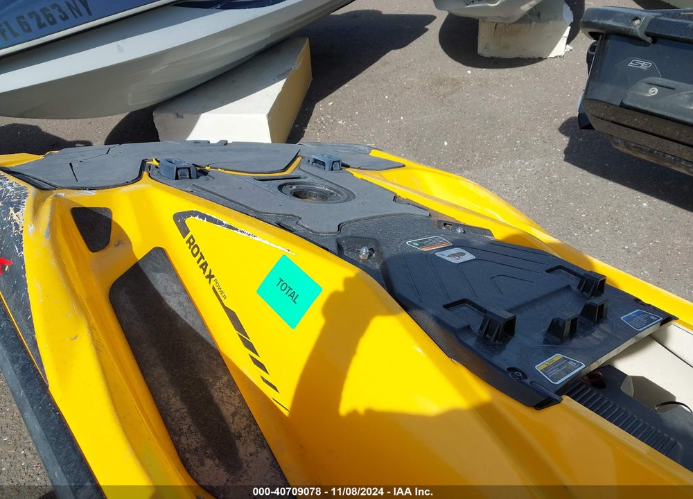 2021 SEA DOO RXT-300 VIN: YDV27935K021