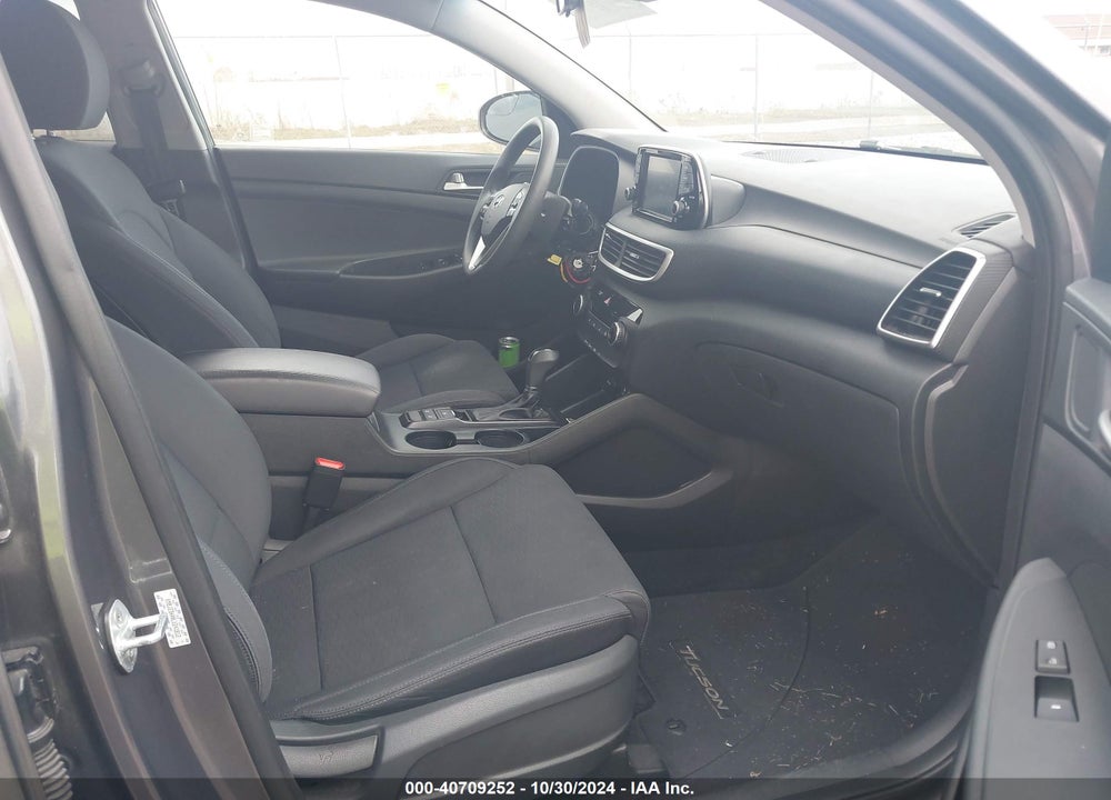 2020 HYUNDAI TUCSON SE VIN: KM8J23A40LU241812
