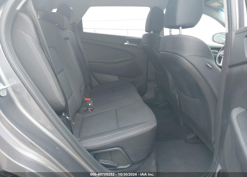 2020 HYUNDAI TUCSON SE VIN: KM8J23A40LU241812