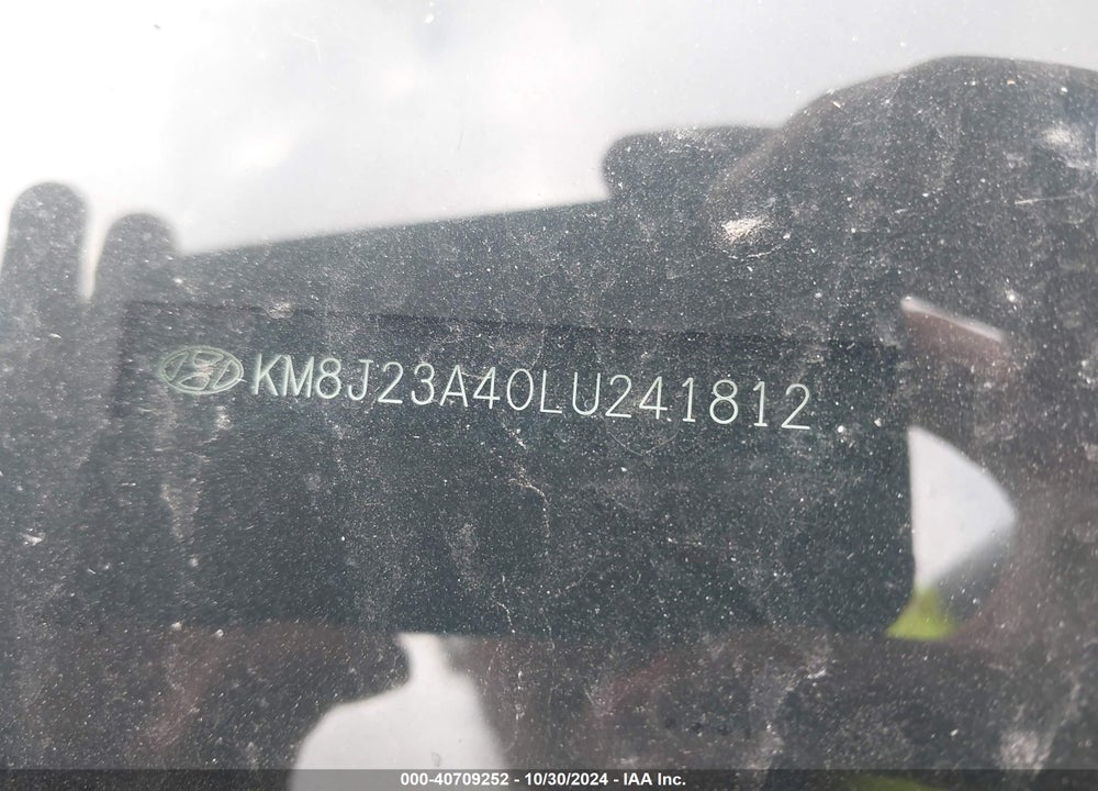 2020 HYUNDAI TUCSON SE VIN: KM8J23A40LU241812
