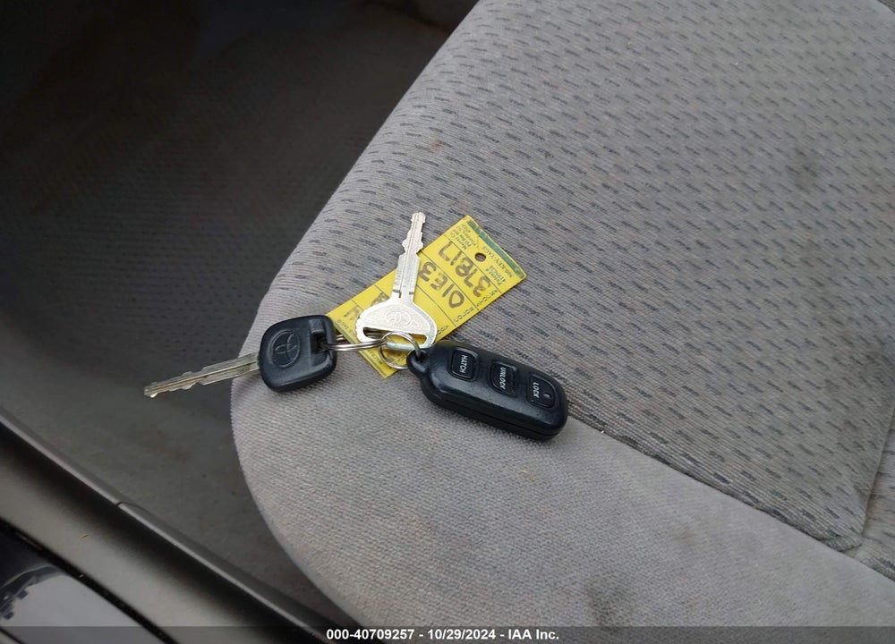 2004 TOYOTA CAMRY LE VIN: 4T1BE32K84U851466