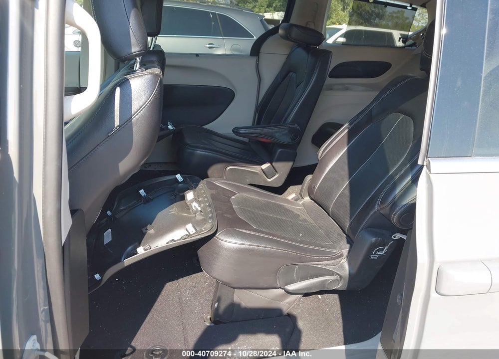 2022 CHRYSLER PACIFICA TOURING L VIN: 2C4RC1BG7NR113682