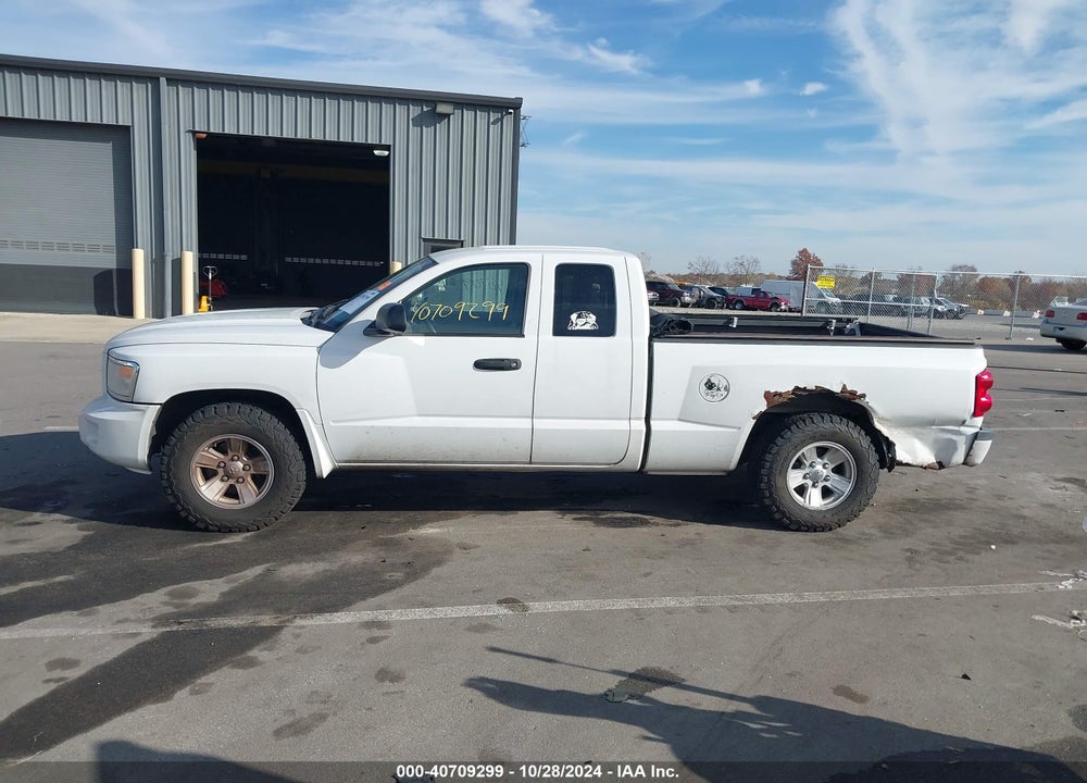 2008 DODGE DAKOTA SXT VIN: 1D7HE32K38S613353